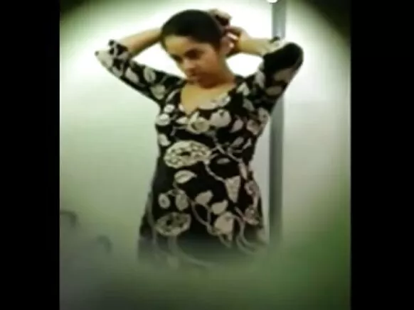 Desi Katrina Kaif Sexy Film Indian Bhabhi ਨੂੰ ਭਾਬੀ ਨੇ ਤਾਲੇ ਦੀ ਅੱਖ ਨਾਲ ਫੜਿਆ