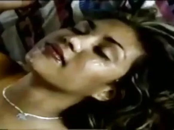 Sexy ਭਾਰਤੀ ਵੇਸ਼ਵਾ ਇੱਕ sexy ਫਿਲਮ ਵੀਡੀਓ ਵਿੱਚ ਬੈੱਡਰੂਮ ਵਿੱਚ fucked ਹੈ - Sexy Koo