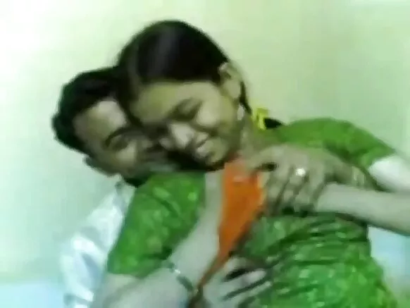 ਹਾਰਡ ਨੌਜਵਾਨ tits ਦਬਾਇਆ ਹਾਰਡ sexy hindi