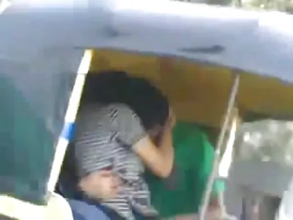 desi kiss ingur ki sexy movie ਆਟੋ ਰਿਕਸ਼ਾ