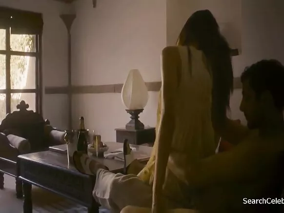 ਫਰੀਡਾ ਪਿੰਟੋ - ਸੈਕਸੀ ਅਤੇ ਹੌਟ ਫਿਲਮਾਂ ਤ੍ਰਿਸ਼ਨਾ