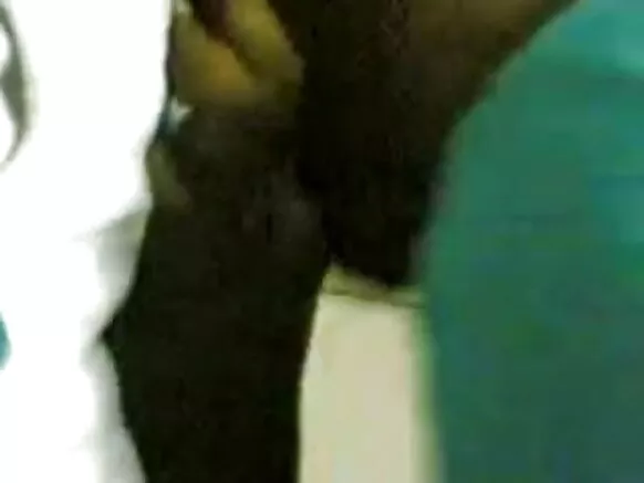Callgirl India Aunty ਦੇ boobs ਦਿਖਾਏ ਗਏ ਹਨ, ਉਸ ਦੇ ਗਾਹਕ ਨੂੰ ਪਹਿਨੇ sexy hd aunty khan video