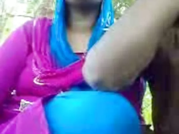 ਦੇਸੀ ਆਂਟੀ ਨੇ ਪਾਰਕ ਵਿੱਚ ਤੂੜੀ ਬਣਾ ਦਿੱਤੀ desi aunty full sexy in hindi