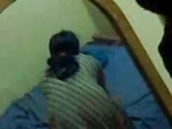 Desi aunty hindi hd sexy movie ਆਂਟੀ ਨੇ ਆਪਣੇ ਪਤੀ ਨਾਲ ਗੁਪਤ ਤਰੀਕੇ ਨਾਲ ਸੈਕਸ ਕਰਦੇ ਦੀ ਵੀਡੀਓ ਬਣਾਈ