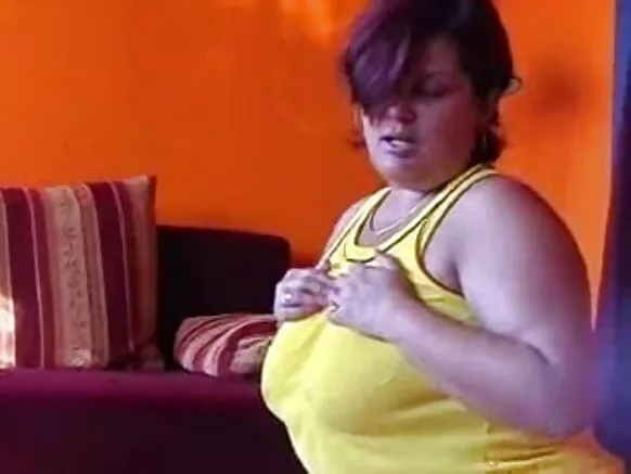 ਭਾਰਤੀ ਕੁੜੀ ਅਤੇ ਸੈਕਸੀ ਫਿਲਮ - BBW Domme India BBW ਨੇ ਆਪਣੇ ਨੌਕਰ ਦਾ ਸਾਹਮਣਾ ਕੀਤਾ